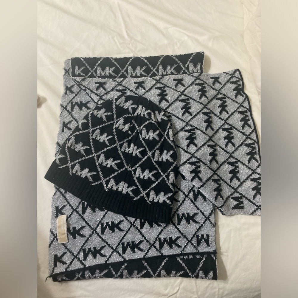 Michael Kors Black and Gray Knit Beanie and Scarf Set